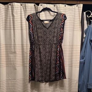 Lush brand tunic - Black and White Patterned - adjustable waist!